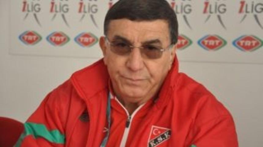 Balıkesirspor, Karşıyaka'yı 4 Golle Ge&ccedil;ti