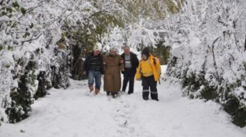 Fatma Teyze&rsquo;nin İmdadına Ekipler Yetişti