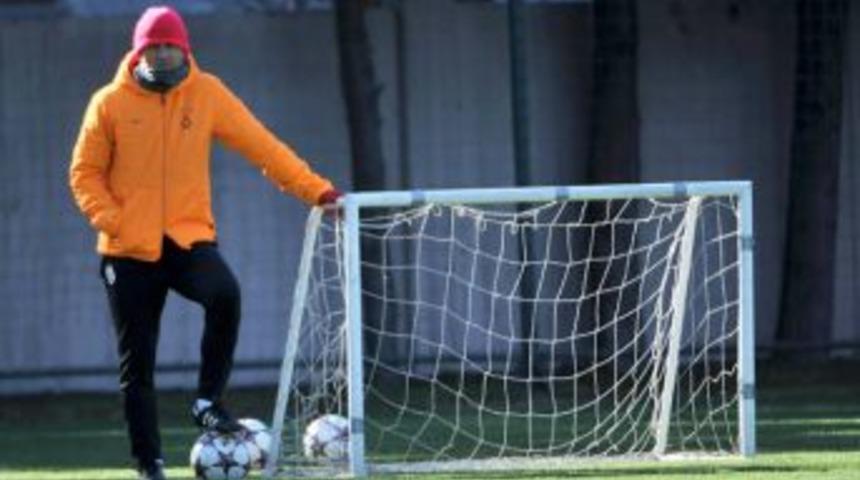 Galatasaray'da Sneijder Takımla &Ccedil;alıştı