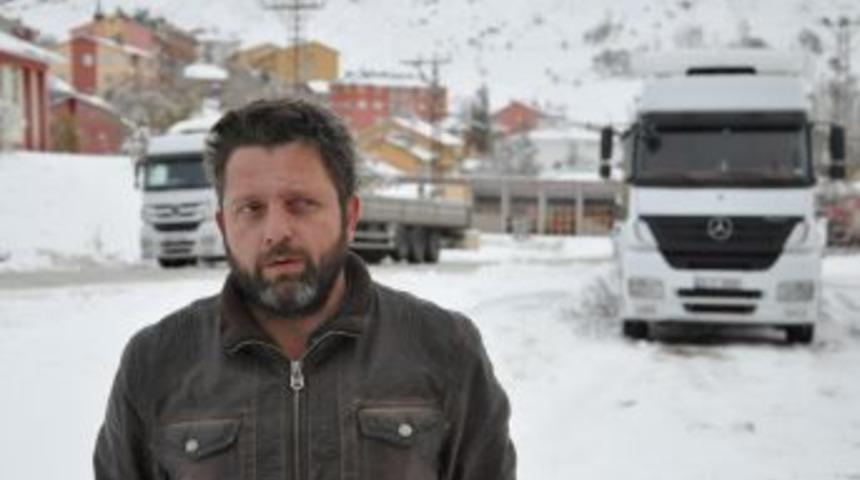 Tunceli'de Kar Yağışı Ve Buzlanma Ara&ccedil;ları Yolda Bıraktı