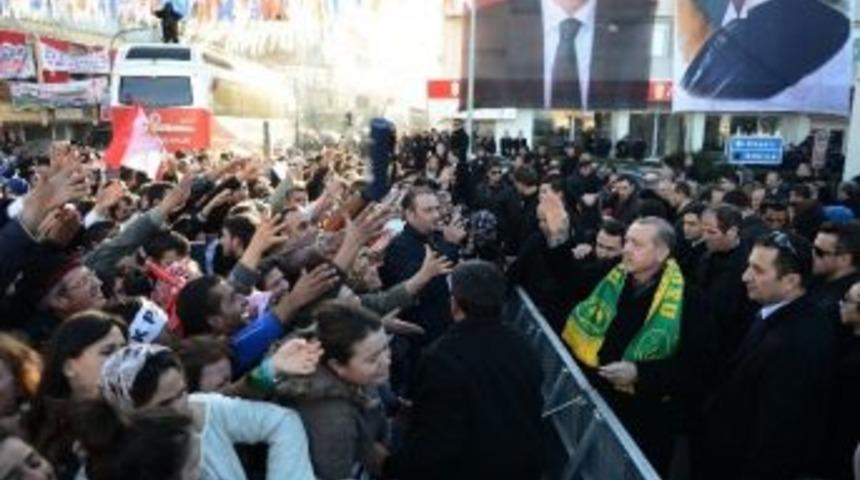 Başbakan Erdoğan'ın Uzunk&ouml;pr&uuml; Mitingi Sonrası Satran&ccedil; İzdihamı