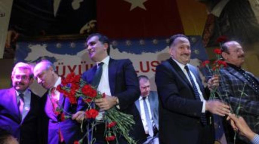 Bakan &Ccedil;elik, Belediye Başkan Adayının Tanıtım Toplantısına Katıldı