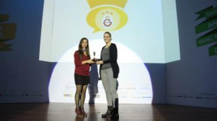 Sosyal Medya &Ouml;d&uuml;lleri&rsquo;nde Sporun Yıldızı Galatasaray Oldu