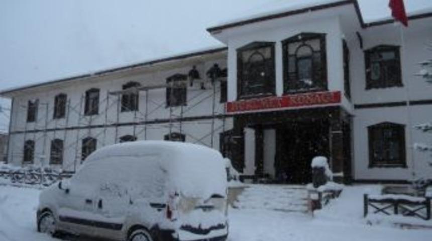 Kar Kış Demeden Ekmek Parası İ&ccedil;in &Ccedil;alışıyorlar