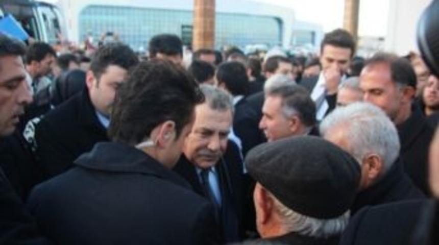 Bakan G&uuml;ler, Y&uuml;ksekova'da Yaşanan Olayları Değerlendirdi