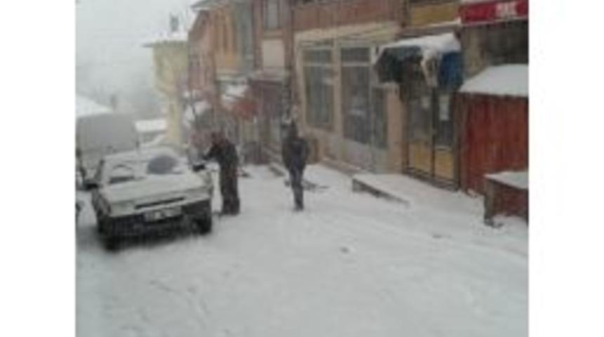 K&uuml;re&rsquo;de Eğitime Kar Engeli