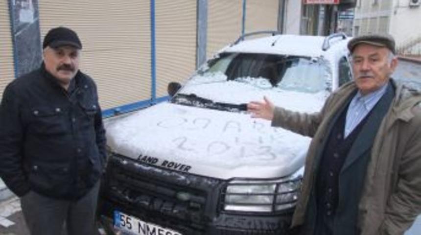 Bafra Il&ccedil;e Merkezine Kar Yağdı