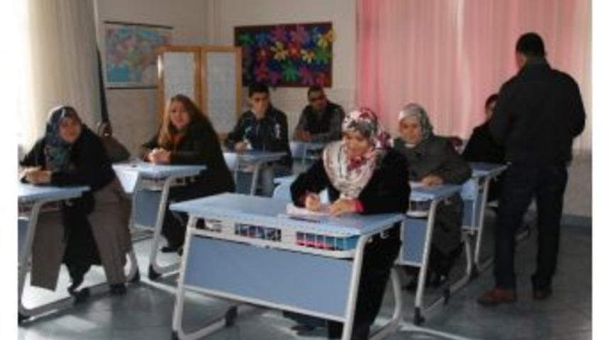 Nevşehir&rsquo;de Ak Parti Siyaset Akademisi Sona Erdi