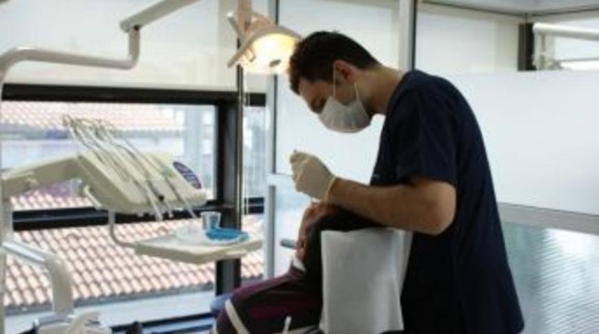 Avrupa'nın Ve Afrika'nın Dişleri T&uuml;rk Hekimlere Emanet