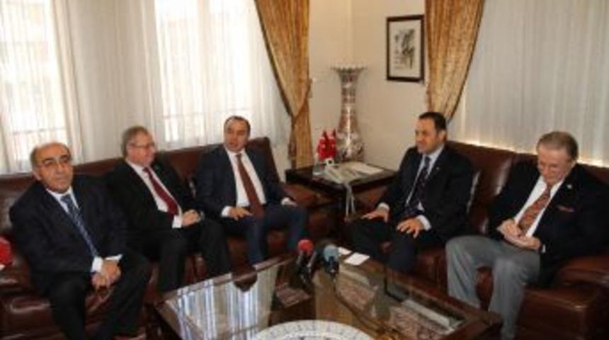 Arnavutluk Ve Kosova B&uuml;y&uuml;kel&ccedil;ilerinden Bursa Valiliği'ne &Ccedil;ifte Ziyaret