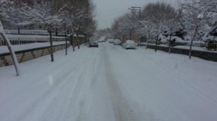 Patnos&rsquo;ta 70 K&ouml;y Ve 80 Mezra Yolu Kapandı