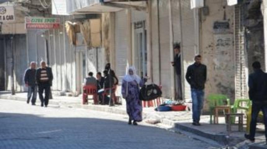Cizre'de Kepenk Kapatma Eylemi