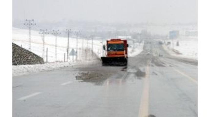 Van&rsquo;da Kar Yağışı