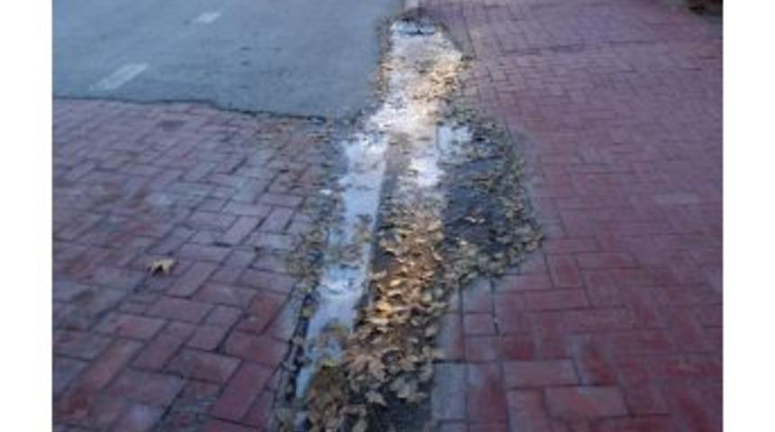 G&ouml;lbaşı&rsquo;nda Sular Buz Tuttu