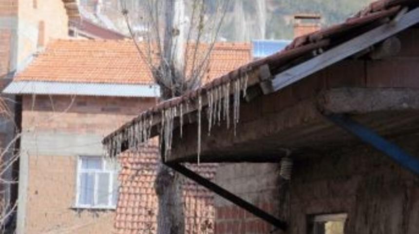 &Ccedil;elikhan&rsquo;da Soğuk Hava Etkili Oluyor