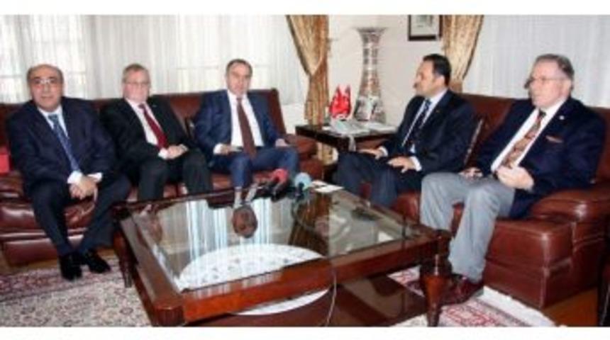 B&uuml;y&uuml;kel&ccedil;ilerden Valiliğe &Ccedil;ifte Ziyaret