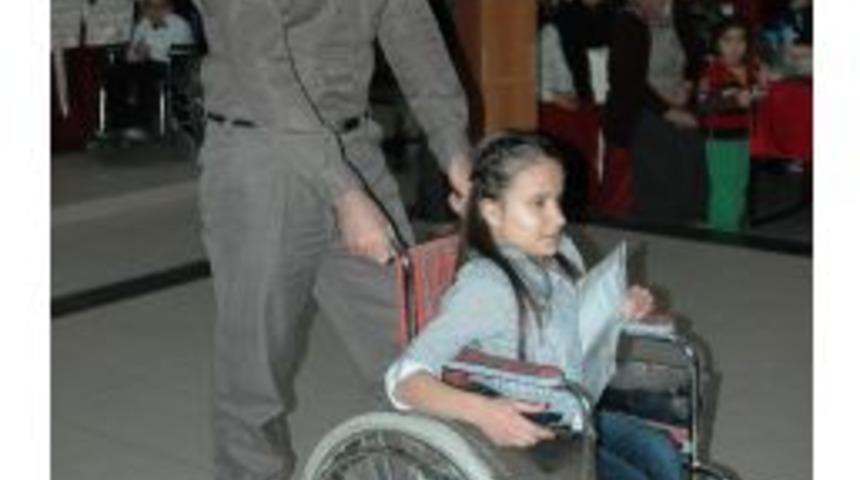 Jandarma Engellileri Unutmadı