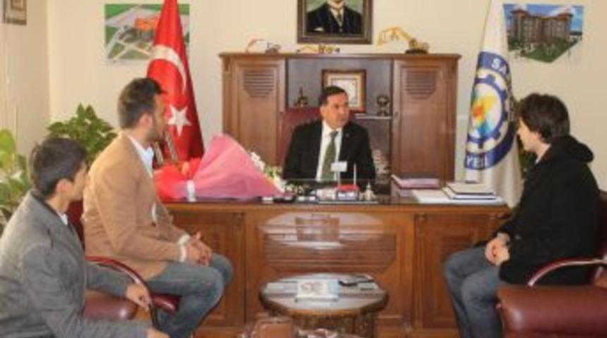 &Ouml;ğrenci Konseyi Başkanı Tat, Başkan Zenbilci&rsquo;yi Ziyaret Etti