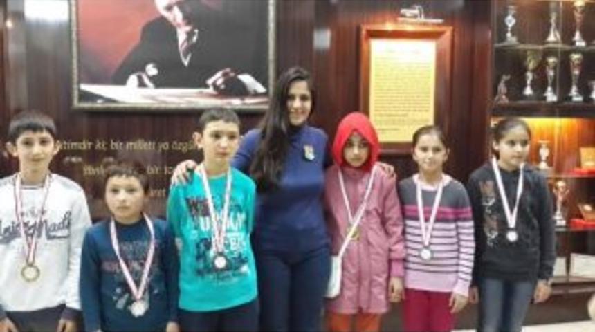 D&uuml;zce&rsquo;nin İl&ccedil;elerinde Satran&ccedil; Heyecanı