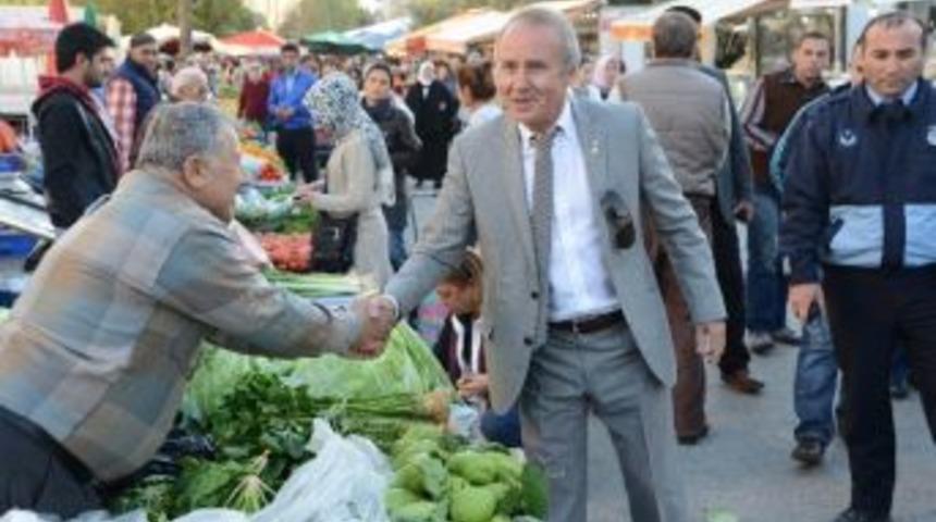 Başkan Evcilmen Şirinyalı Pazarı&rsquo;nı Ziyaret Etti