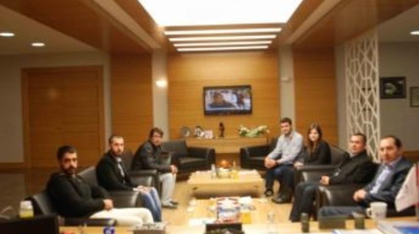 Tiyatro Kulub&uuml;&rsquo;nden Rekt&ouml;r Alkan&rsquo;a Ziyaret