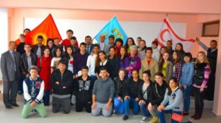 Soydaş &Ouml;ğrenciler Alpu&rsquo;da