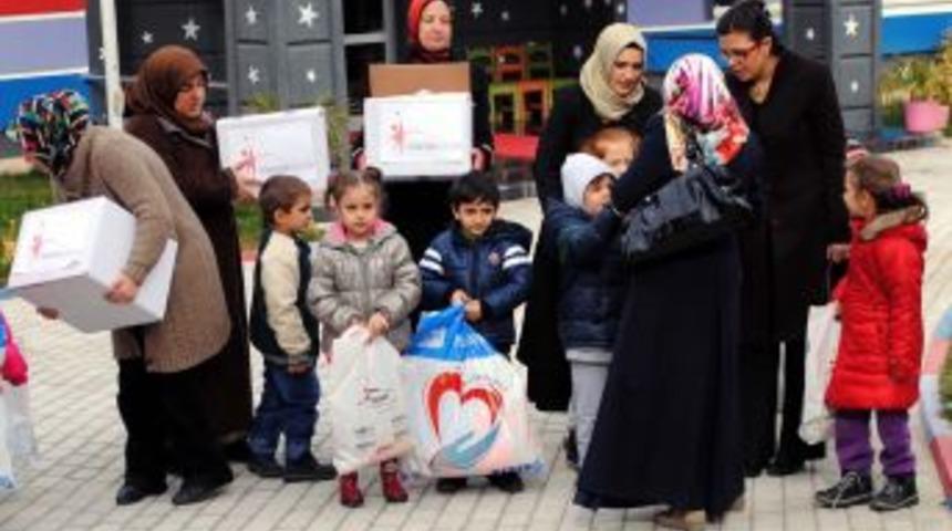 Anaokulu &Ouml;ğrencilerinden Suriyeli Sığınmacılara Yardım