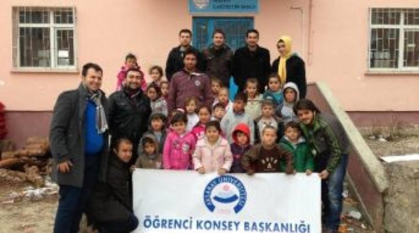 As&uuml;&rsquo;l&uuml; &Ouml;ğrencilerden Miniklere Yardım