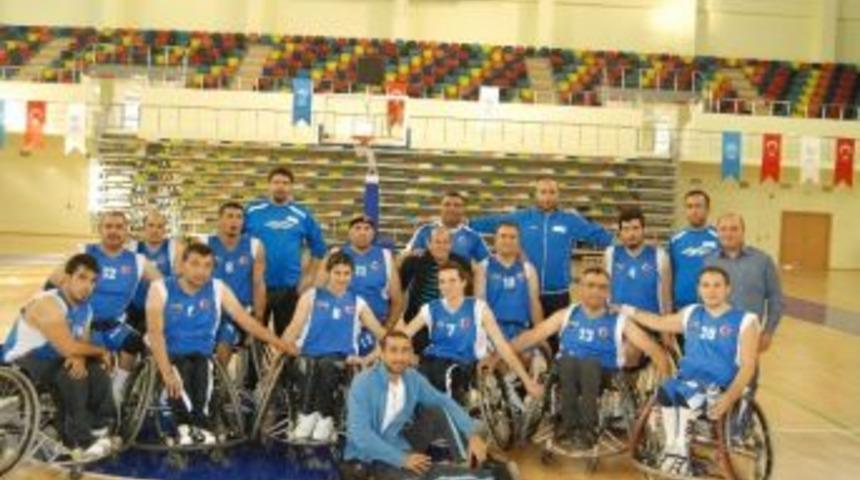 Engelli Basketbolcular Zirveye Koşuyor