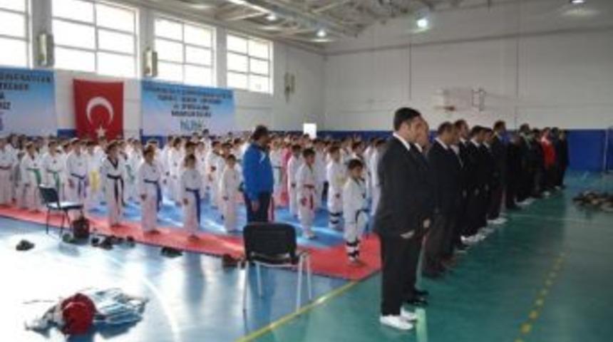 Van&rsquo;da Tekvando İl Birinciliği M&uuml;sabakası