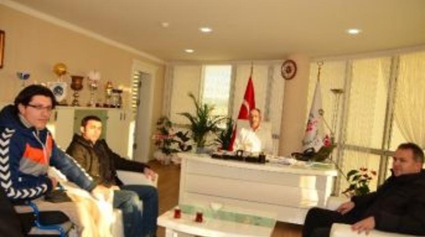 Arısoy&rsquo;dan G&ouml;khan Seven&rsquo;e Destek