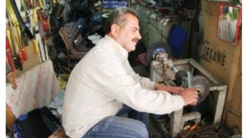 Baba Mesleği Bı&ccedil;ak&ccedil;ılık Tek Ge&ccedil;im Kaynağı