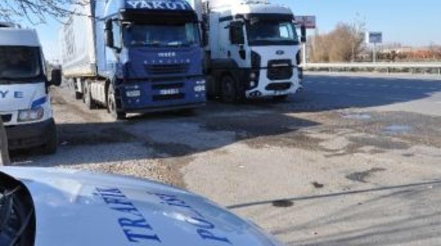(&ouml;zel Haber) Kar Lastiği Olmayan Ticariler Yandı