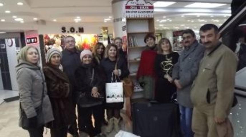 Amerika'dan Eskişehir'e Kitap Desteği İ&ccedil;in Geldi