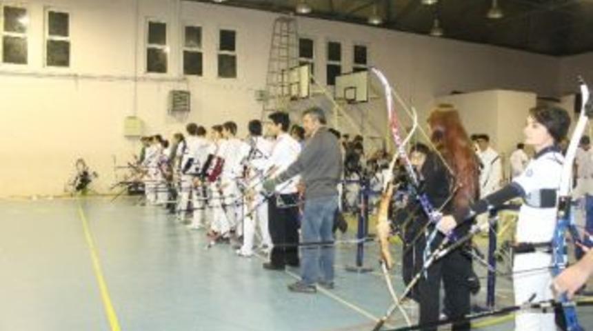 Madalya İ&ccedil;in Ok Attılar