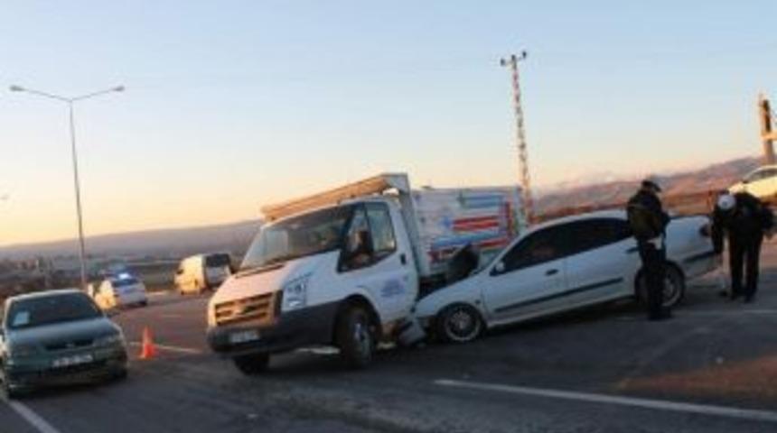 Siirt&rsquo;te Trafik Kazası: 2 Yaralı