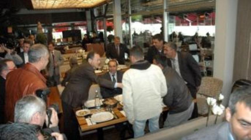 Ahmet Edip Uğur'a Roman Desteği