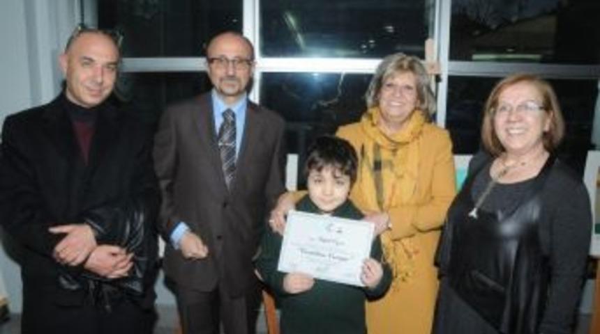 Miniklerin Sergisini Ustamehmetoğlu A&ccedil;tı