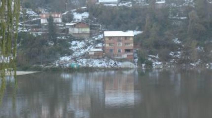 Mazgalların &Uuml;zeri Tıkanınca Şantiye Su Altında Kaldı
