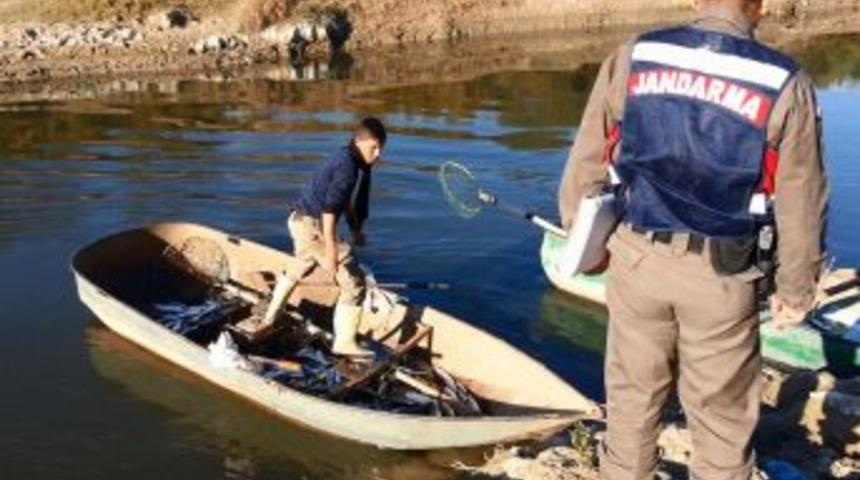 Elektrikle Balık Avlayan 7 Kişi Yakalandı