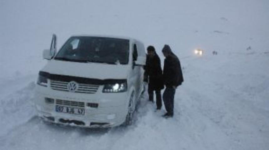 Van&rsquo;da Kar Yağışı Ve Fırtına