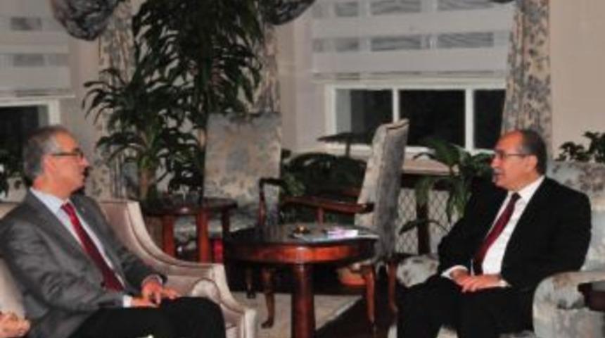 Dil Ve Edebiyat Derneği&rsquo;nden Vali Şavaş&rsquo;a Tanıtım Ziyareti