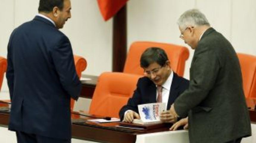 CHP'nin, Davutoğlu Hakkında Verdiği Gensoru G&ouml;r&uuml;ş&uuml;lmeye Başlandı