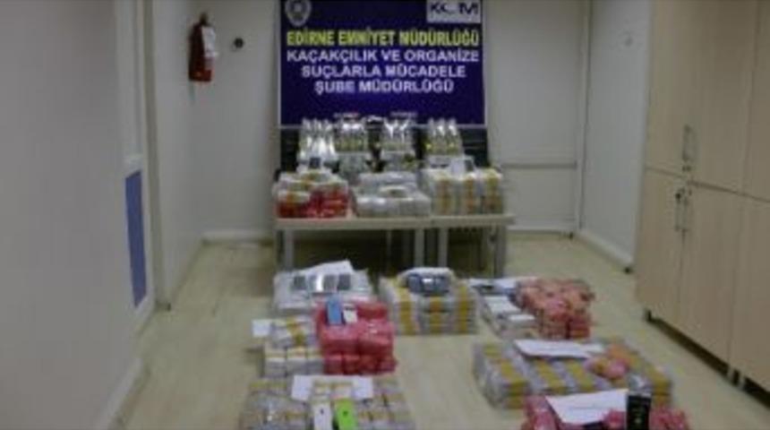 Edirne'de Ka&ccedil;ak Cep Telefonu Operasyonu