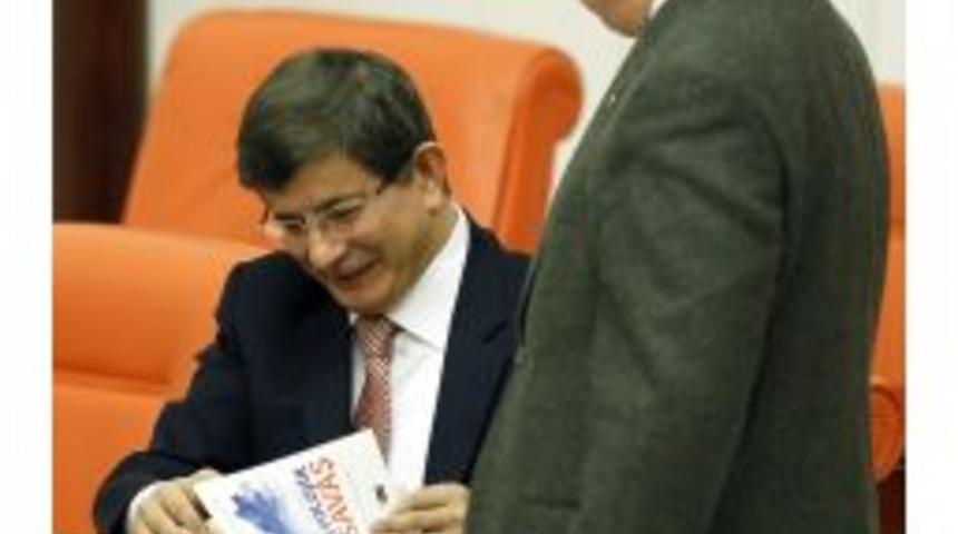 CHP'nin Davutoğlu Hakkında Verdiği Gensoru G&uuml;ndeme Alınmadı