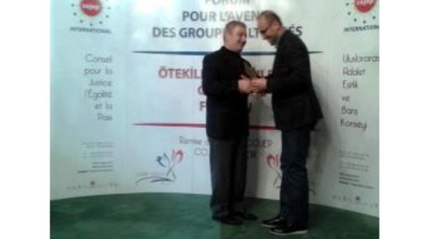 Milletvekili Yetiş'e Fransa'dan 'başarı&rsquo; &Ouml;d&uuml;l&uuml;