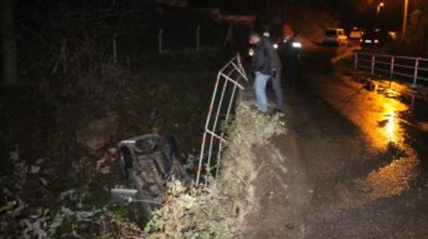 Zonguldak'ta Dereye U&ccedil;an Ara&ccedil;taki 2 Kişi Yaralandı