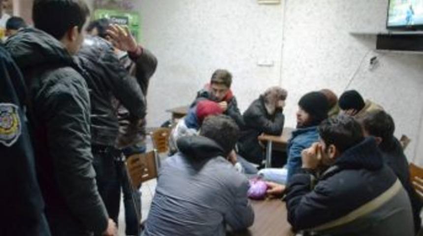 Suriyelileri İstanbul Diye Keşan&rsquo;da B&ouml;rek&ccedil;iye Bıraktılar