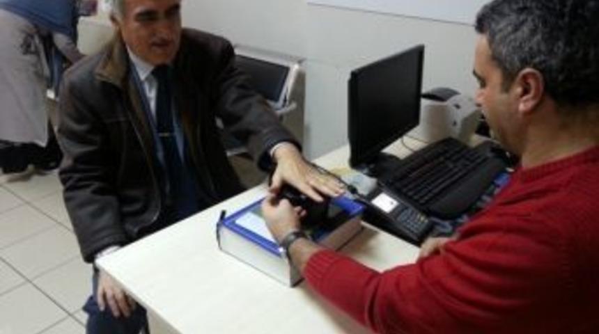 Kırklareli Sgk İl M&uuml;d&uuml;r&uuml; Halcı, Biyometrik Kimlik Doğrulama Sistemini Yerinde İnceledi