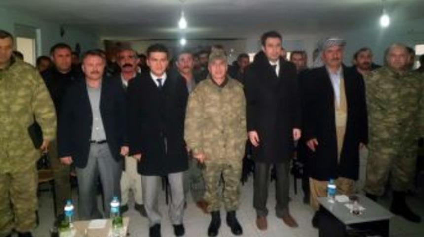 Şırnak T&uuml;men Komutanı, Irak Sınırındaki Birlikleri Havadan Inceledi